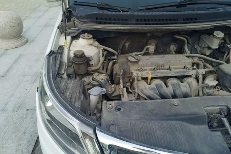 Used Kia K2 2011 Sedan 1.4L Manual Transmission GLS Engine Bay Right