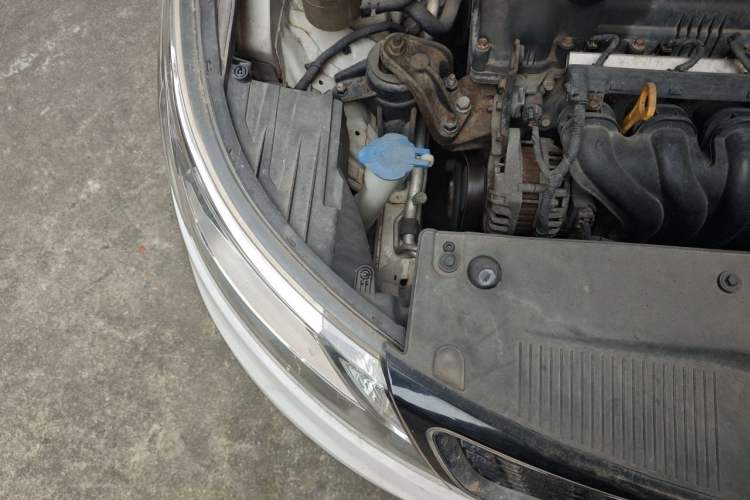 Used Kia K2 2011 Sedan 1.6L Automatic Transmission Premium Engine Bay Right