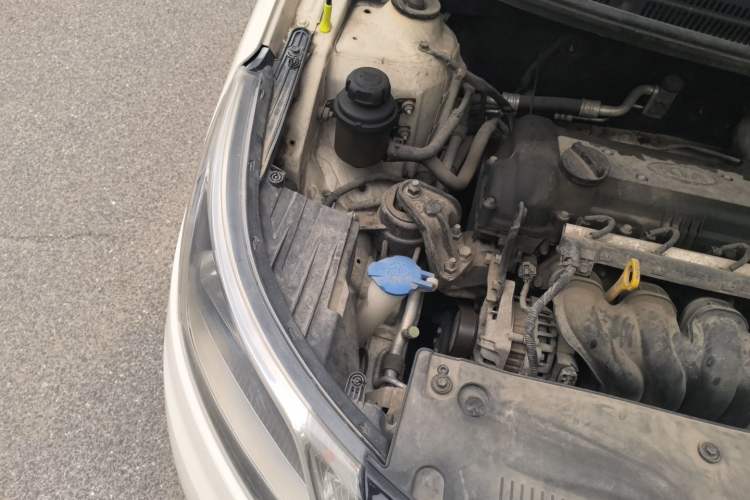 Used Kia K2 2011 Sedan 1.6L Automatic Transmission Premium Engine Bay Right