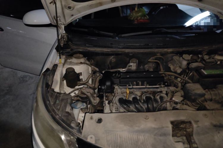 Used Kia K2 2011 Sedan 1.4L Manual Transmission GLS Engine Bay Right