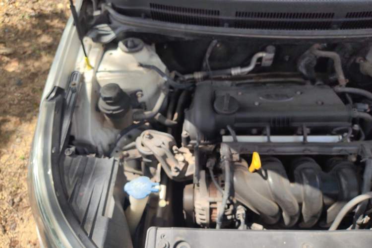 Used Kia K2 2011 Sedan 1.4L Manual Transmission GLS Engine Bay Right