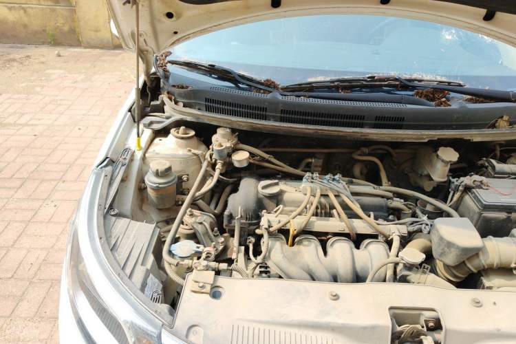 Used Kia K2 2011 Sedan 1.4L Manual Transmission GLS Engine Bay Right