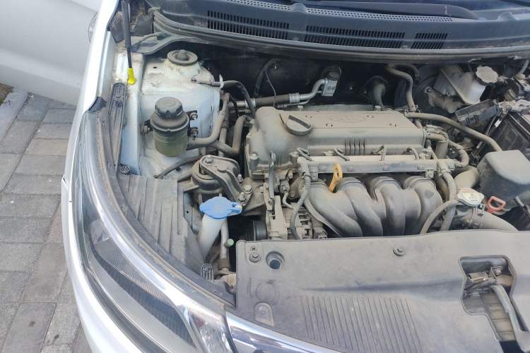 Used Kia K2 2011 Sedan 1.4L Automatic GLS Engine Bay Right