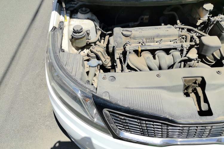 Used Kia K2 2011 Sedan 1.4L Manual Transmission GLS Engine Bay Right