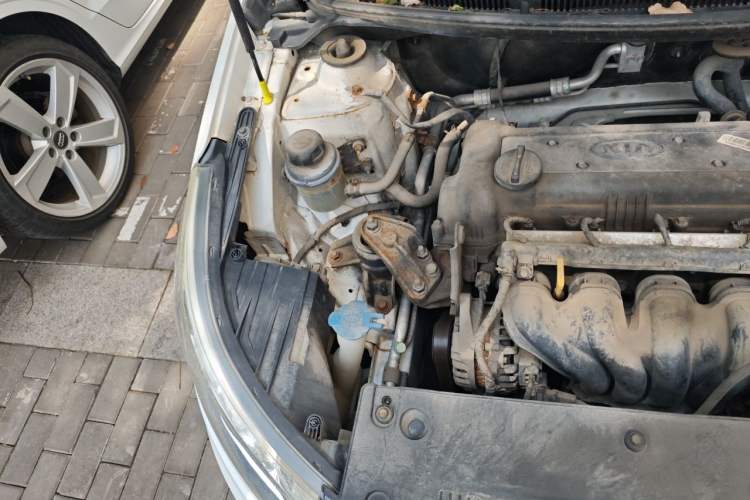 Used Kia K2 2011 Sedan 1.4L Automatic GLS Engine Bay Right