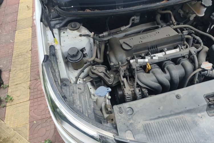 Used Kia K2 2011 Sedan 1.4L Manual Transmission GLS Engine Bay Right