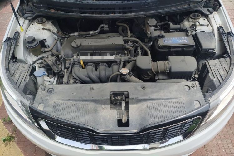 Used Kia K2 2011 Sedan 1.4L Manual Transmission GLS Engine Bay