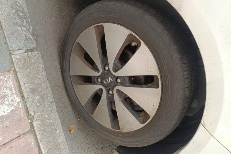 Used Kia K2 2011 Sedan 1.6L Automatic Transmission Premium Exterior 7