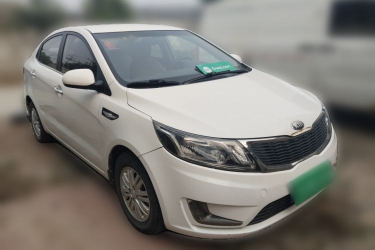 Used Kia K2 2011 Sedan 1.4L Manual Transmission GLS Front Right 45 Deg