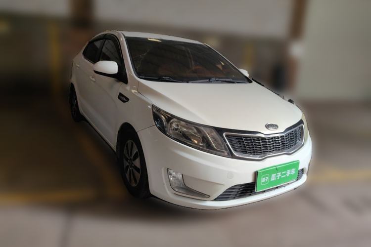 Used Kia K2 2011 Sedan 1.4L Manual Transmission GLS Front Right 45 Deg