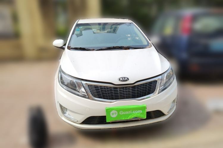 Used Kia K2 2011 Sedan 1.4L Manual Transmission GLS Front Right 45 Deg