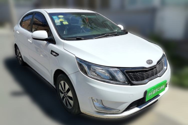 Used Kia K2 2011 Sedan 1.4L Manual Transmission GLS Front Right 45 Deg