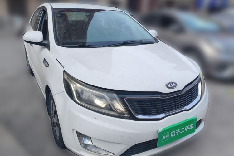 Used Kia K2 2011 Sedan 1.4L Manual Transmission GLS Front Right 45 Deg