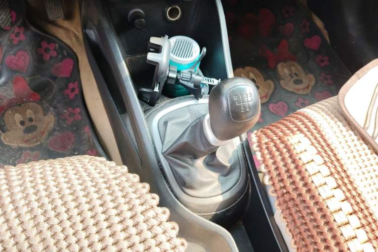 Used Kia K2 2011 Sedan 1.4L Manual Transmission GLS Gear Lever