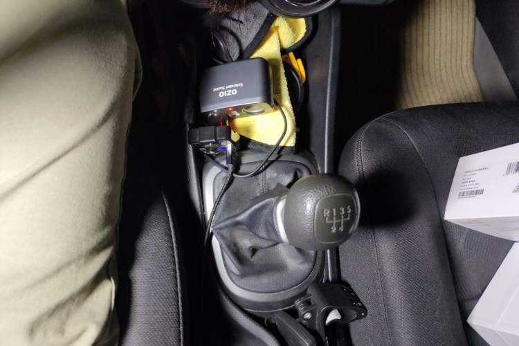 Used Kia K2 2011 Sedan 1.4L Manual Transmission GLS Gear Lever