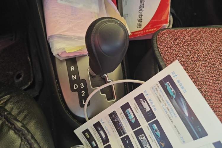 Used Kia K2 2011 Sedan 1.4L Automatic GLS Gear Lever