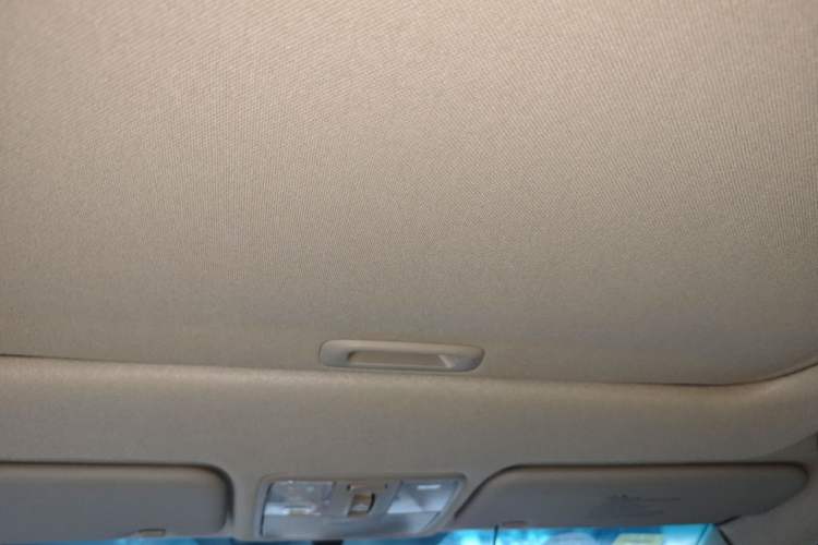 Used Kia K2 2011 Sedan 1.6L Automatic Transmission Premium Headliner