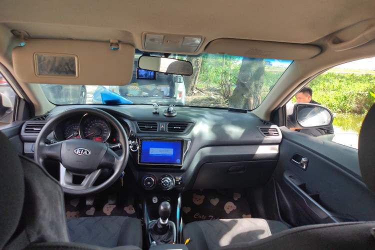 Used Kia K2 2011 Sedan 1.4L Manual Transmission GLS Headliner