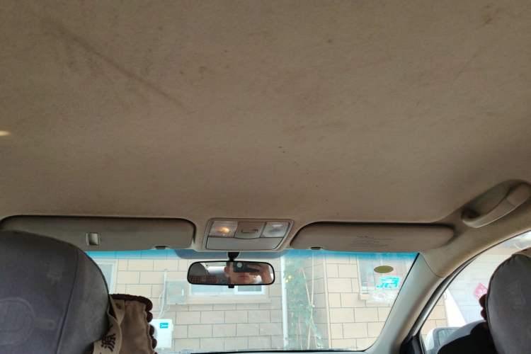 Used Kia K2 2011 Sedan 1.4L Manual Transmission GLS Headliner