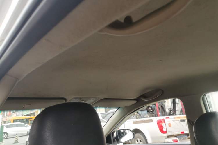 Used Kia K2 2011 Sedan 1.4L Automatic GLS Headliner