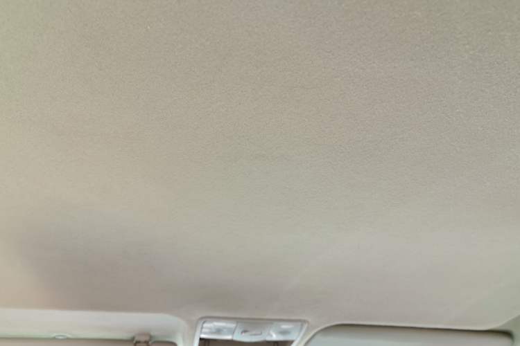 Used Kia K2 2011 Sedan 1.4L Manual Transmission GLS Headliner