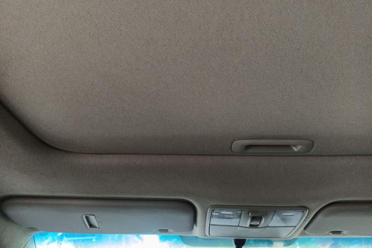 Used Kia K2 2011 Sedan 1.6L Automatic Transmission Premium Headliner