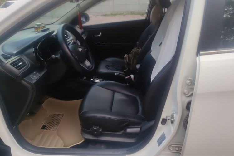 Used Kia K2 2011 Sedan 1.6L Automatic Transmission Premium Left Front Seat