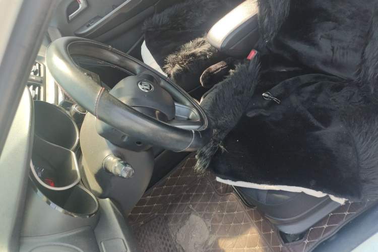 Used Kia K2 2011 Sedan 1.4L Automatic GLS Left Front Seat