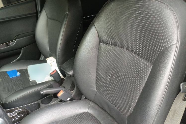 Used Kia K2 2011 Sedan 1.6L Automatic Transmission Premium Left Front Seat