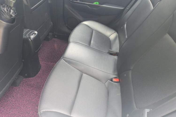 Used Kia K2 2011 Sedan 1.6L Automatic Transmission Premium Left Rear Seat