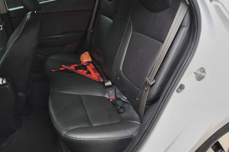 Used Kia K2 2011 Sedan 1.6L Automatic Transmission Premium Left Rear Seat