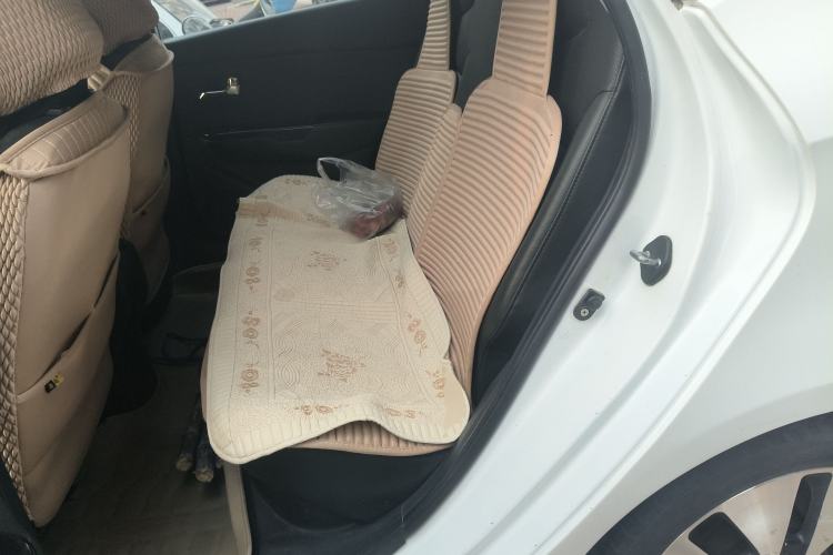 Used Kia K2 2011 Sedan 1.6L Automatic Transmission Premium Left Rear Seat