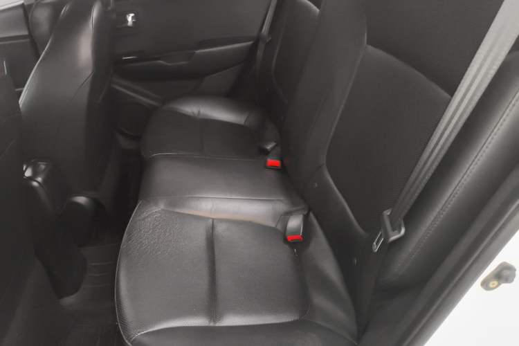 Used Kia K2 2011 Sedan 1.6L Automatic Transmission Premium Left Rear Seat
