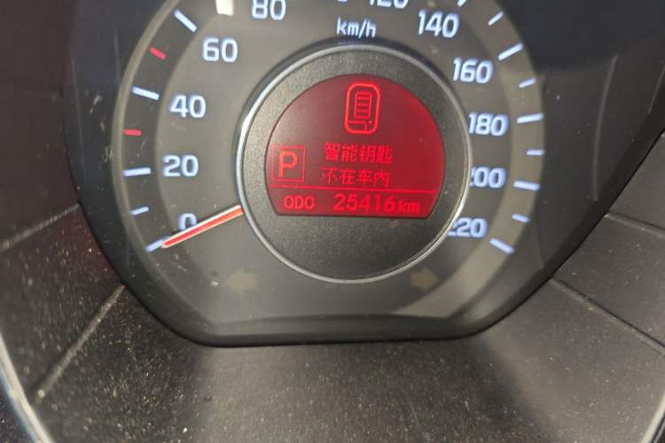 Used Kia K2 2011 Sedan 1.6L Automatic Transmission Premium Odometer Close Up