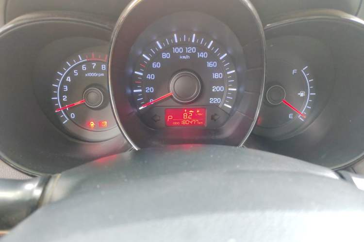 Used Kia K2 2011 Sedan 1.4L Automatic GLS Odometer Close Up