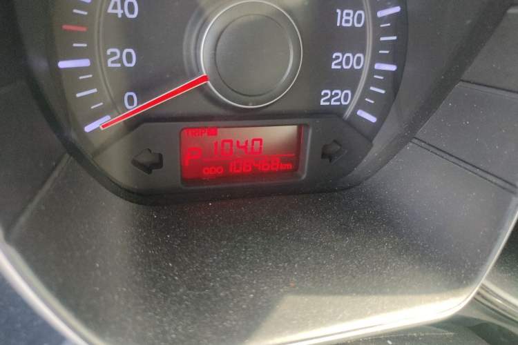 Used Kia K2 2011 Sedan 1.4L Automatic GLS Odometer Close Up