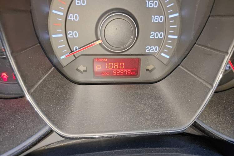 Used Kia K2 2011 Sedan 1.4L Automatic GLS Odometer Close Up