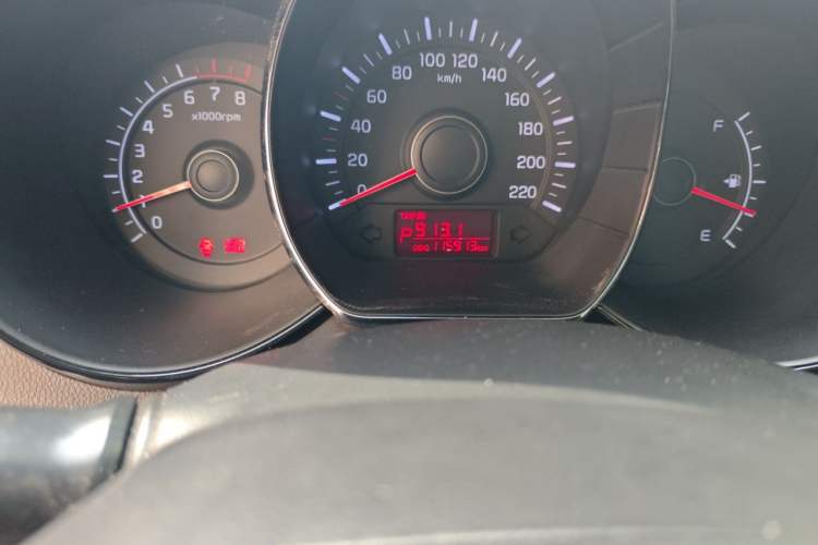 Used Kia K2 2011 Sedan 1.4L Automatic GLS Odometer Close Up