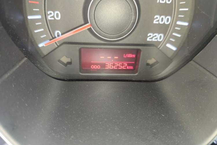 Used Kia K2 2011 Sedan 1.4L Manual Transmission GLS Odometer Close Up