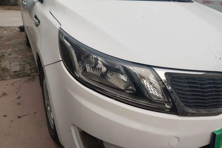 Used Kia K2 2011 Sedan 1.4L Manual Transmission GLS Right Front Headlight