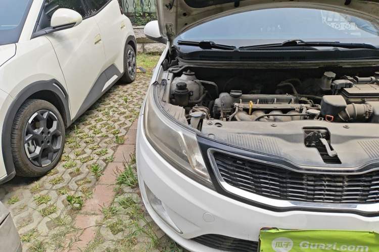Used Kia K2 2011 Sedan 1.4L Automatic GLS Right Front Headlight