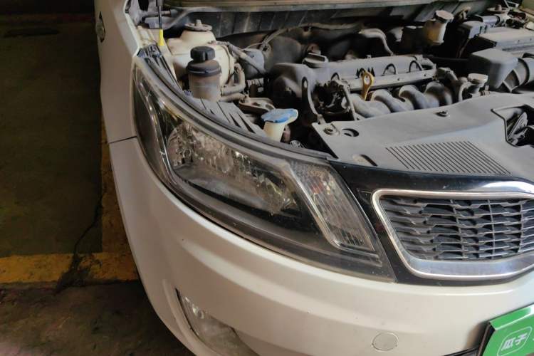 Used Kia K2 2011 Sedan 1.4L Manual Transmission GLS Right Front Headlight