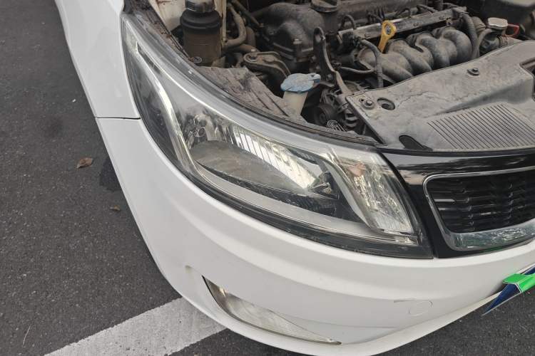 Used Kia K2 2011 Sedan 1.4L Automatic GLS Right Front Headlight