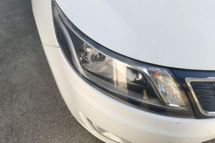 Used Kia K2 2011 Sedan 1.6L Automatic Transmission Premium Right Front Headlight