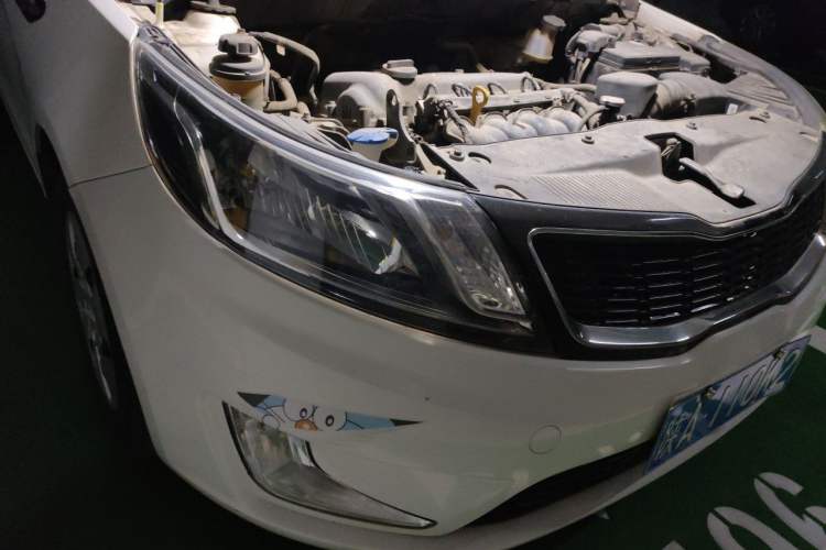 Used Kia K2 2011 Sedan 1.4L Manual Transmission GLS Right Front Headlight