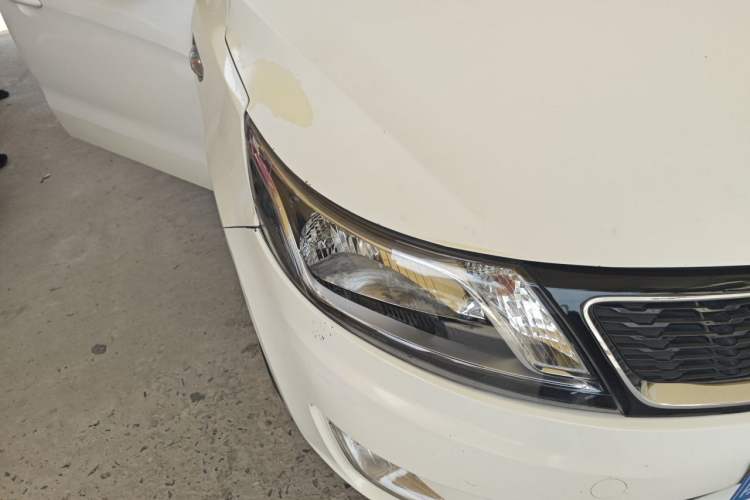 Used Kia K2 2011 Sedan 1.4L Automatic GLS Right Front Headlight