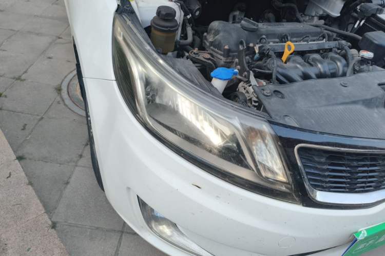 Used Kia K2 2011 Sedan 1.4L Manual Transmission GLS Right Front Headlight