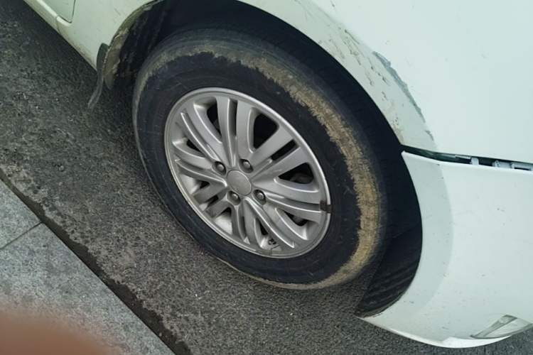 Used Kia K2 2011 Sedan 1.4L Manual Transmission GLS Right Front Wheel Hub