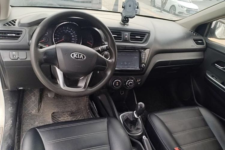 Used Kia K2 2011 Sedan 1.4L Manual Transmission GLS Steering Wheel