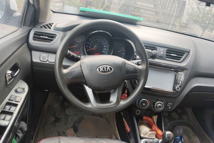 Used Kia K2 2011 Sedan 1.4L Manual Transmission GLS Steering Wheel